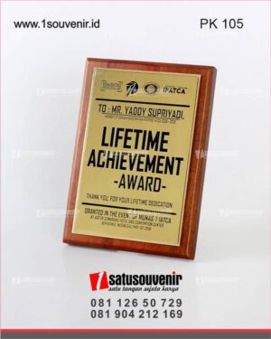 Plakat Kayu Lifetime Achievement Award IFACTA PK10...